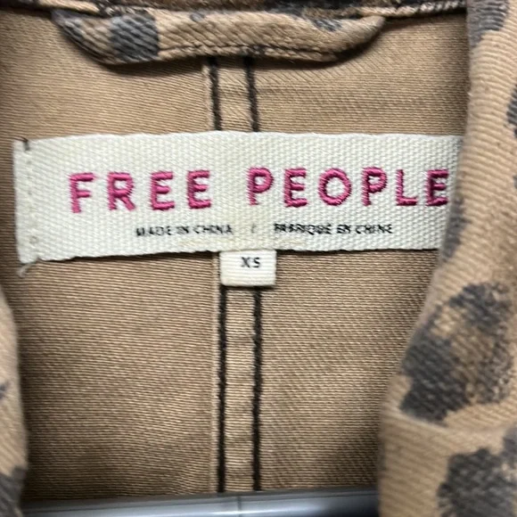 Excellent used condition animal print jacket Smoke free Worn a handful of times - Picture 6 of 10